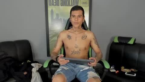 Snapshot of jamesinked_ chatting on 02-12-25, 07:24 Jamesinked  online show from 02-12-25, 07:24