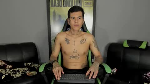 Snapshot of jamesinked_ chatting on 03-09-25, 09:25 Jamesinked  online show from 03-09-25, 09:25