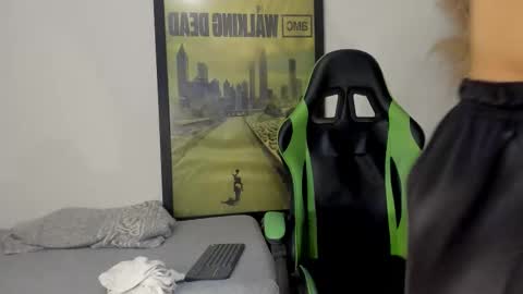 Jamesinked  online show from 01-08-26, 07:27