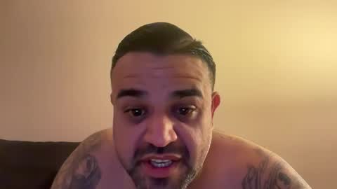Snapshot of jameslooong chatting on 10-24-25, 07:38 jameslooong online show from 10-24-25, 07:38