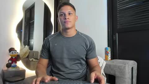 Snapshot of jamesowenn chatting on 08-01-26, 05:07 James Owenn online show from 08-01-26, 05:07