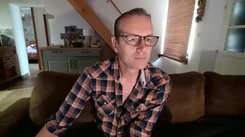 Snapshot of jamesperry38r chatting on 12-22-24, 10:49 James online show from 12-22-24, 10:49