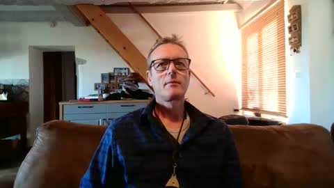 Snapshot of jamesperry38r chatting on 10-30-25, 02:40 James online show from 10-30-25, 02:40