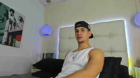 --- James --- online show from 08-07-26, 09:28