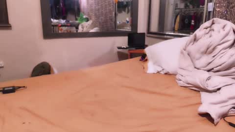 Bootyshows online show from 11-24-25, 12:16