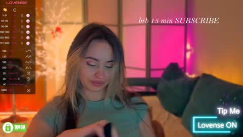 Snapshot of jane_bloempje chatting on 01-05-25, 10:50 Jane and sheron online show from 01-05-25, 10:50