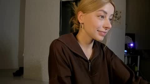 Snapshot of jane_bright chatting on 03-08-25, 08:35 Jane online show from 03-08-25, 08:35