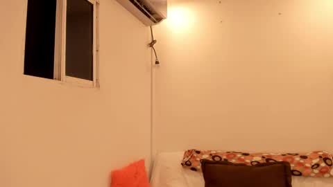 Snapshot of jane_monttgomery chatting on 02-18-25, 01:10 Jane M online show from 02-18-25, 01:10