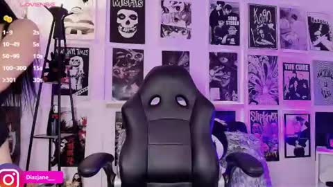 Jennifer online show from 07-23-26, 08:18