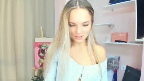 Hi Im Alice and here youll find something online show from 10-05-25, 06:12