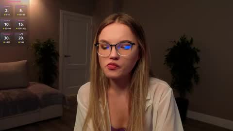 Hi Im Alice and here youll find something online show from 01-07-26, 06:05