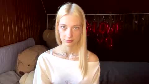 Snapshot of janicesivertsen chatting on 07-18-26, 08:07 Elsa online show from 07-18-26, 08:07