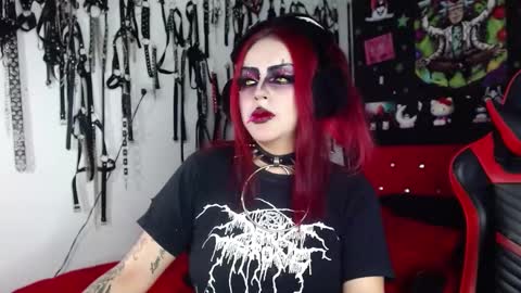 Snapshot of janna_ink chatting on 12-23-24, 02:45 online show from 12-23-24, 02:45