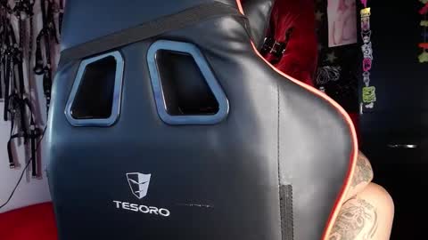 Snapshot of janna_ink chatting on 12-24-24, 04:11 online show from 12-24-24, 04:11