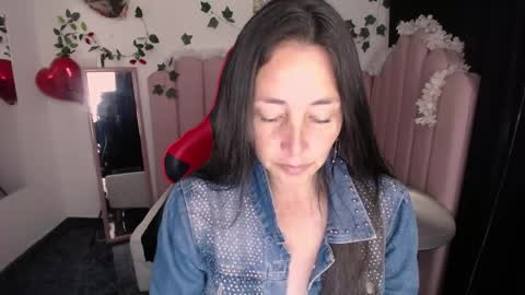 Snapshot of janneth16 chatting on 04-24-26, 12:40 janneth16 online show from 04-24-26, 12:40
