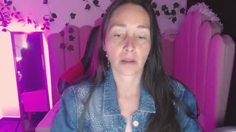 Snapshot of janneth16 chatting on 05-04-26, 11:39 janneth16 online show from 05-04-26, 11:39
