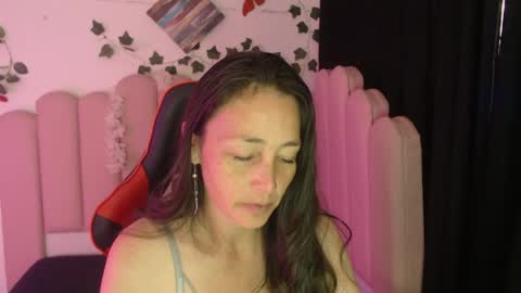 Snapshot of janneth16 chatting on 05-21-26, 10:55 janneth16 online show from 05-21-26, 10:55