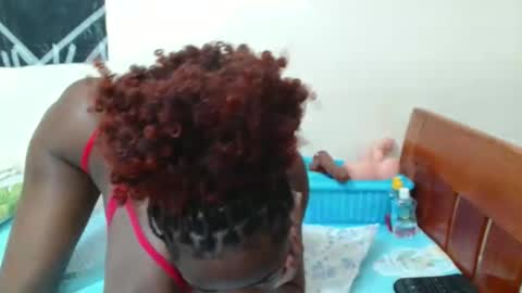 Snapshot of jannie_e chatting on 05-11-26, 05:24 Jannie online show from 05-11-26, 05:24