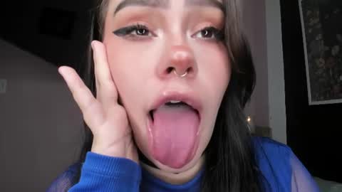 Snapshot of jas_miin chatting on 06-25-26, 05:12 Maria online show from 06-25-26, 05:12