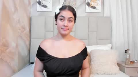 Jaslyn online show from 10-21-25, 04:19