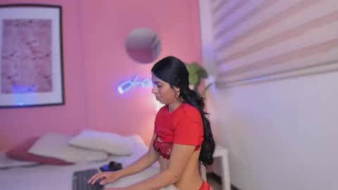 Snapshot of jasmiinn_ chatting on 06-25-26, 09:19 Jasmin online show from 06-25-26, 09:19