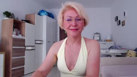 Jasmin room for people 40 online show from 04-21-26, 12:33