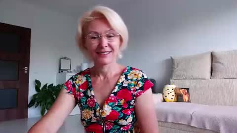 Jasmin room for people 40 online show from 07-22-26, 05:21