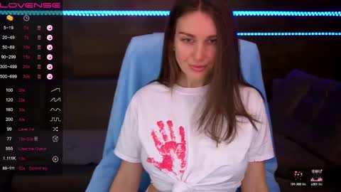 Snapshot of jasmin_james_ chatting on 01-11-25, 05:51 Jasmin online show from 01-11-25, 05:51