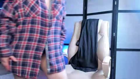 Snapshot of jasmin_milf chatting on 06-06-26, 04:55 jasmin_milf online show from 06-06-26, 04:55