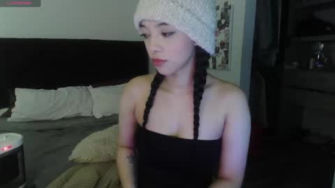 Snapshot of jasmine_019 chatting on 05-30-26, 05:43 J- next transmission december 4 online show from 05-30-26, 05:43