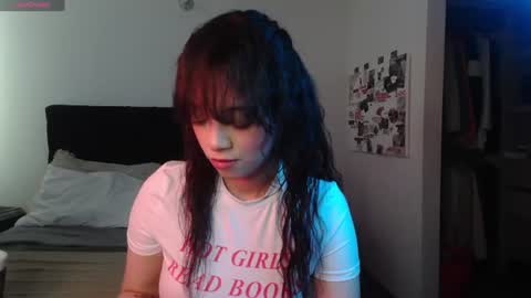 Snapshot of jasmine_019 chatting on 07-12-26, 05:04 J- next transmission december 4 online show from 07-12-26, 05:04