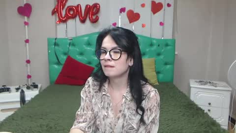 Snapshot of jasminekouch chatting on 05-28-26, 06:16 JasmineKouch online show from 05-28-26, 06:16