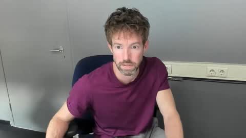 Snapshot of jasonberg29 chatting on 04-29-26, 01:15 Jason online show from 04-29-26, 01:15