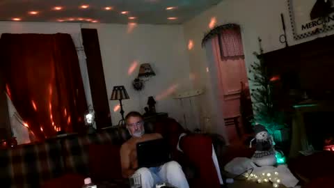 Snapshot of jasonreloaded694u chatting on 12-25-24, 08:07 Jason online show from 12-25-24, 08:07