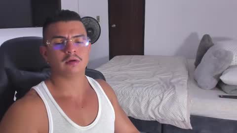 JBrooksXx online show from 01-29-25, 02:51