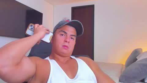 JBrooksXx online show from 10-03-25, 03:14