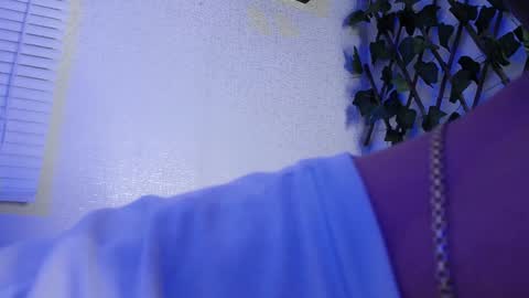 Snapshot of jasson_king01 chatting on 12-17-24, 04:01 JKing online show from 12-17-24, 04:01