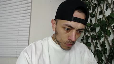 Snapshot of jasson_king01 chatting on 01-09-25, 02:11 JKing online show from 01-09-25, 02:11