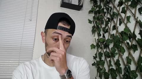 Snapshot of jasson_king01 chatting on 01-10-25, 02:25 JKing online show from 01-10-25, 02:25