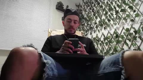 Snapshot of jasson_king01 chatting on 03-01-25, 03:32 JKing online show from 03-01-25, 03:32