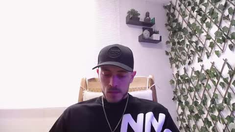 Snapshot of jasson_king01 chatting on 03-07-25, 06:11 JKing online show from 03-07-25, 06:11