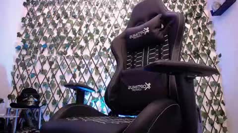 Snapshot of jasson_king01 chatting on 09-17-25, 10:06 JKing online show from 09-17-25, 10:06