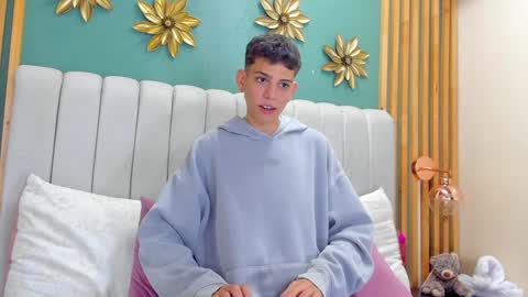 Snapshot of jasson_smit chatting on 12-10-24, 01:55 J A S S O N online show from 12-10-24, 01:55