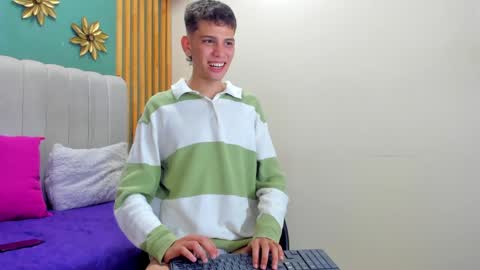 Snapshot of jasson_smit chatting on 12-26-24, 03:42 J A S S O N online show from 12-26-24, 03:42