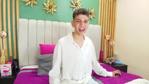 Snapshot of jasson_smit chatting on 01-11-25, 02:04 J A S S O N online show from 01-11-25, 02:04