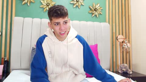Snapshot of jasson_smit chatting on 01-14-25, 12:45 J A S S O N online show from 01-14-25, 12:45