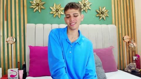 Snapshot of jasson_smit chatting on 01-16-25, 01:04 J A S S O N online show from 01-16-25, 01:04