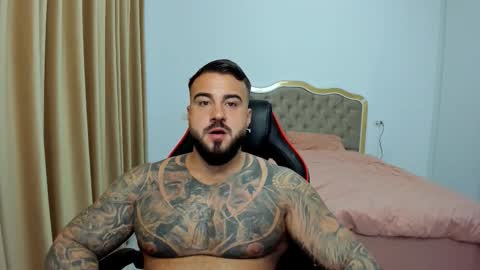 Snapshot of javicute4u chatting on 10-31-25, 09:05 Javi online show from 10-31-25, 09:05
