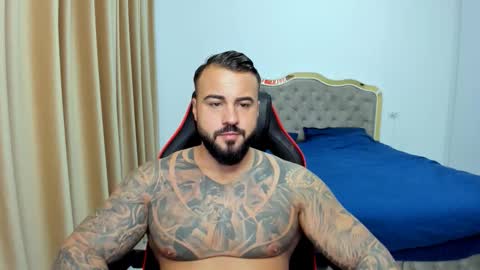Snapshot of javicute4u chatting on 11-19-25, 10:43 Javi online show from 11-19-25, 10:43