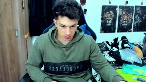 Snapshot of javiersexymann chatting on 12-10-24, 12:28 Javier online show from 12-10-24, 12:28